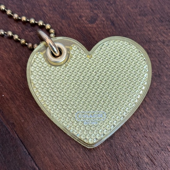 Coach Poppy Heart Hangtag - Picture 5 of 8